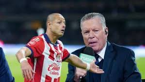 Polémica entre Ricardo Peláez y Chicharito