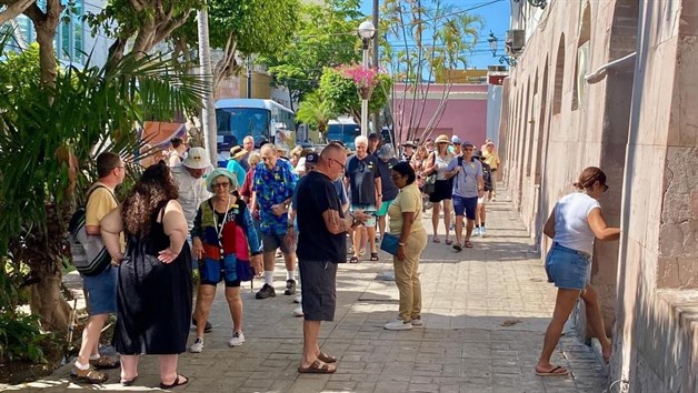 Turistas llegan a Mazatlán a bordo de cruceros
