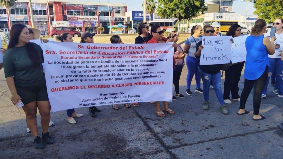 alumnos-de-secundaria-federal-3-en-mazatlan-cumplen-un-mes-sin-clases-por-falta-de-luz--3-focus-0-0-966-544