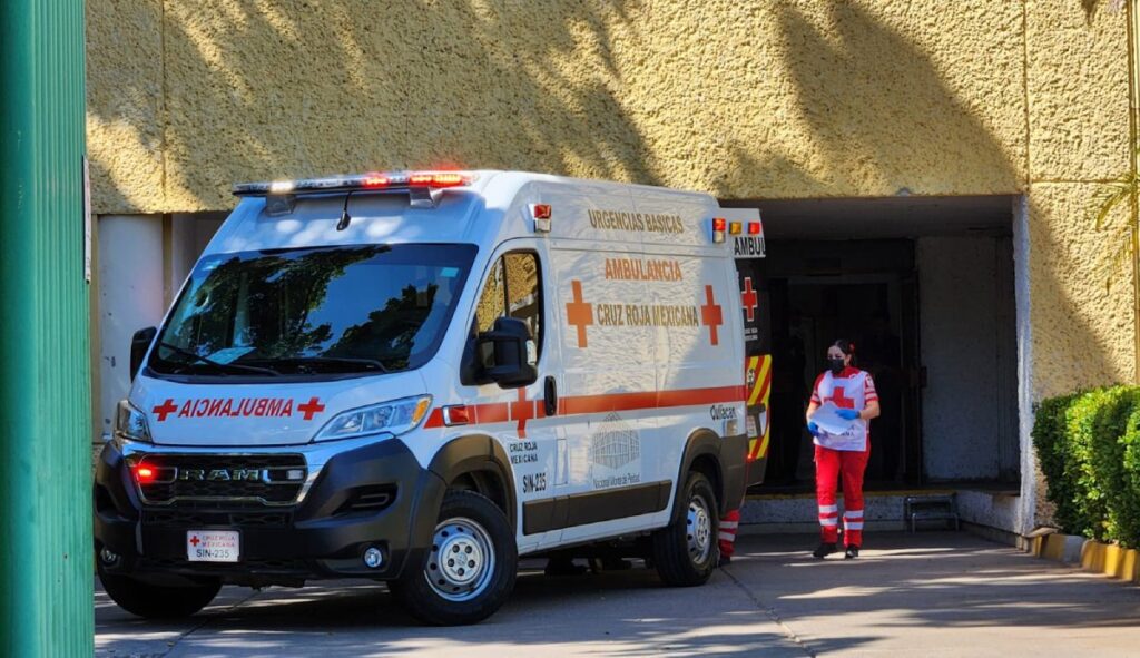 ambulancia-en-imss-canadas-de-culiacan