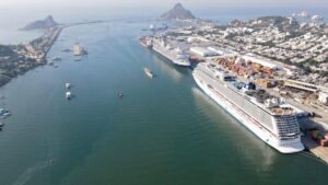 arribo-de-doble-crucero-a-mazatlan