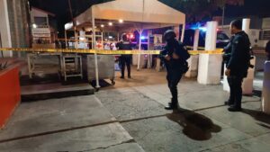 asesinan-a-mujer-en-taqueria-de-culiacan1