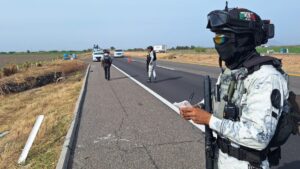 localizan-a-hombre-ejecutado-autopista-benito-juarez-sentado-en-banca (1)