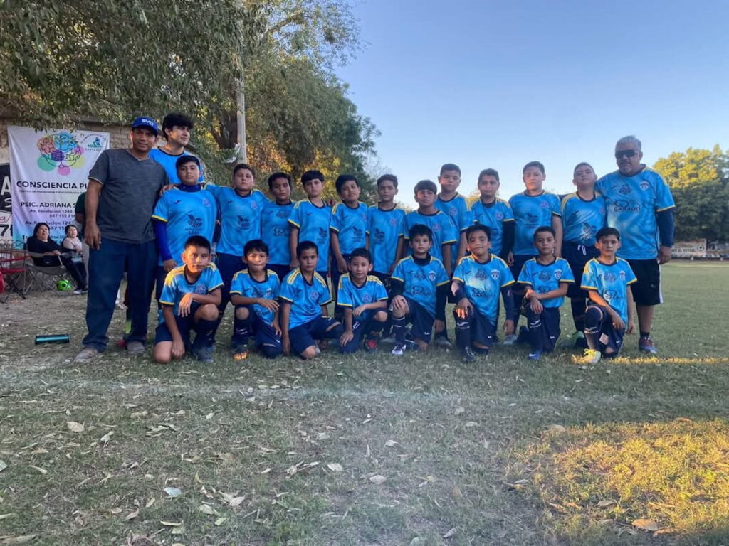 Equipo-de-Chuy-en-Guasave-en-apoyo