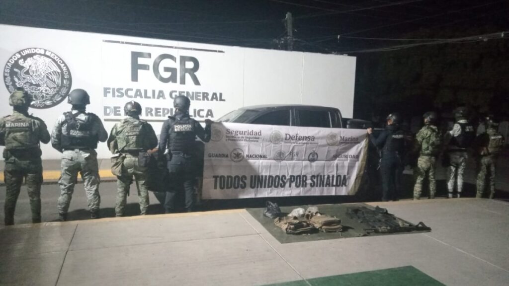 aseguran-vehiculo-blindado-con-un-arma-larga
